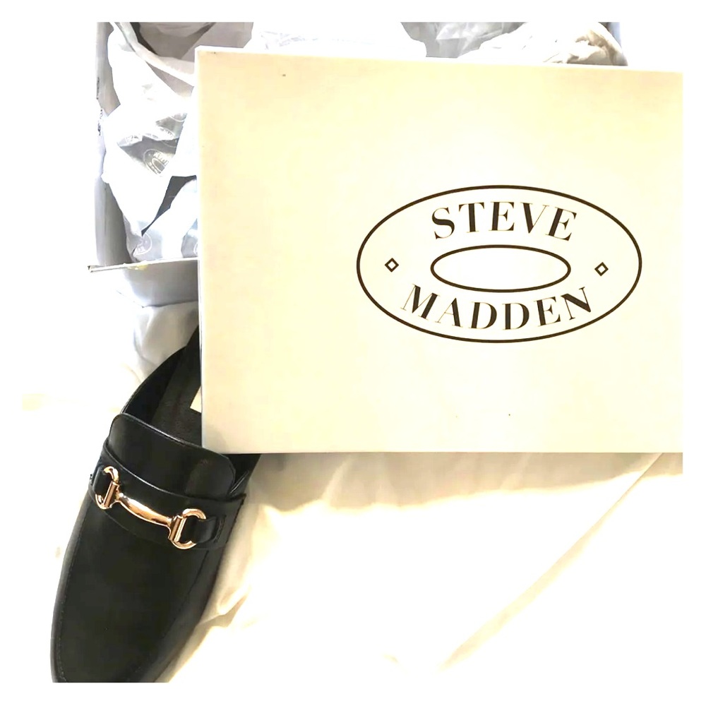 * BRAND NEW * Steve Madden Leather Slides